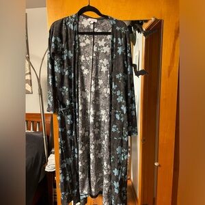 Authentic Lularoe Sarah cardigan size medium, like new condition